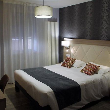 Logis Hotel Les Platanes Reyssouze Zewnętrze zdjęcie