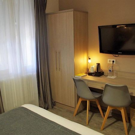 Logis Hotel Les Platanes Reyssouze Zewnętrze zdjęcie