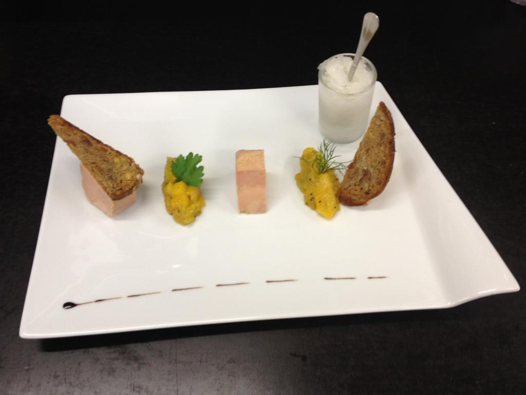 Logis Hotel Les Platanes Reyssouze Zewnętrze zdjęcie
