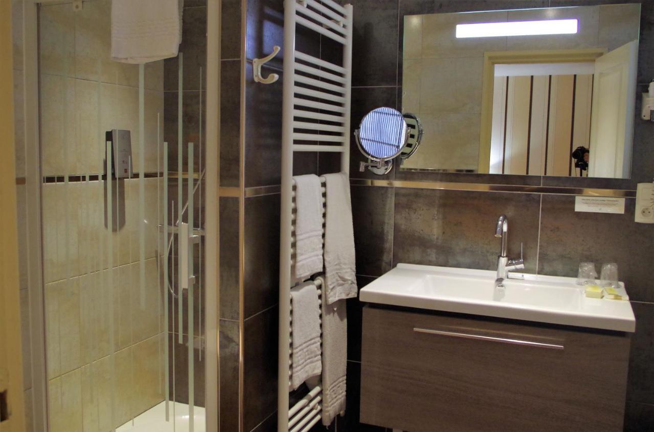 Logis Hotel Les Platanes Reyssouze Zewnętrze zdjęcie